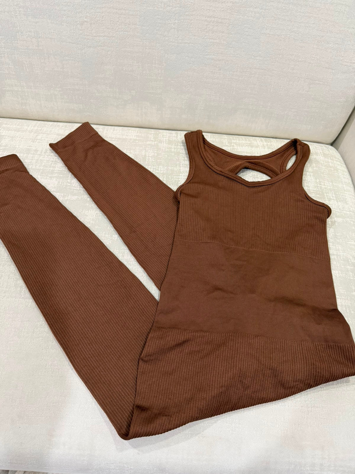 ENTERIZO DEPORTIVO LARGO CON REALCE PUSH UP – TALLA ÚNICA ✨