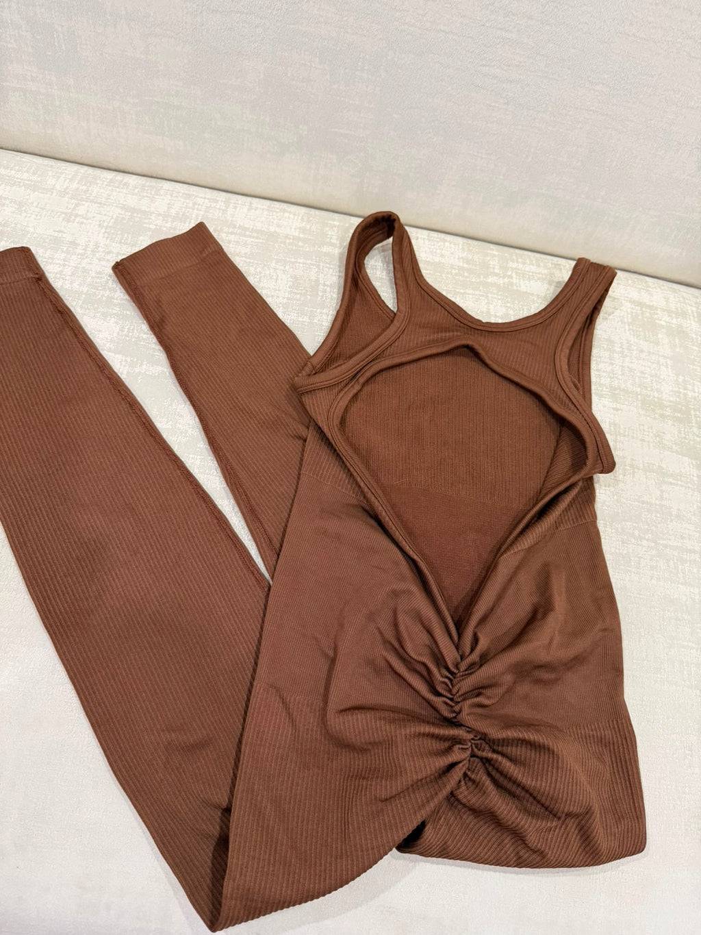 ENTERIZO DEPORTIVO LARGO CON REALCE PUSH UP – TALLA ÚNICA ✨