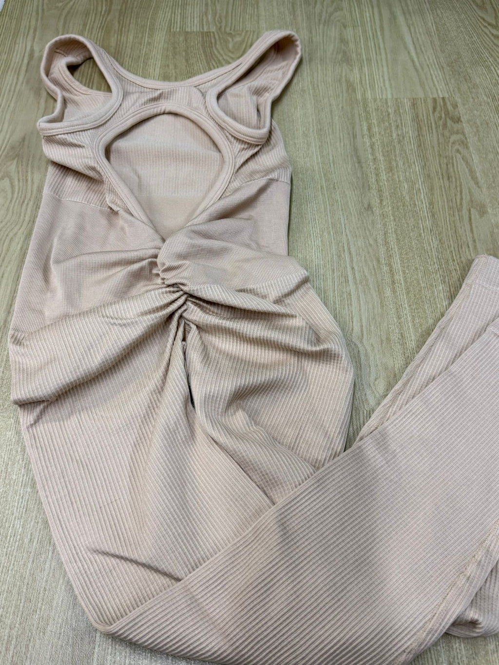 ENTERIZO DEPORTIVO LARGO CON REALCE PUSH UP – TALLA ÚNICA ✨